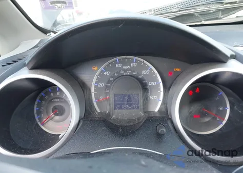 2013 Honda Fit z USA, uszkodzony, nr VIN JHMGE8H30DC018885